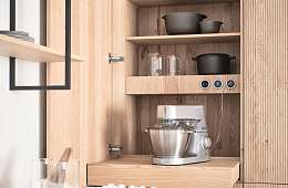 PULL-OUT SHELF