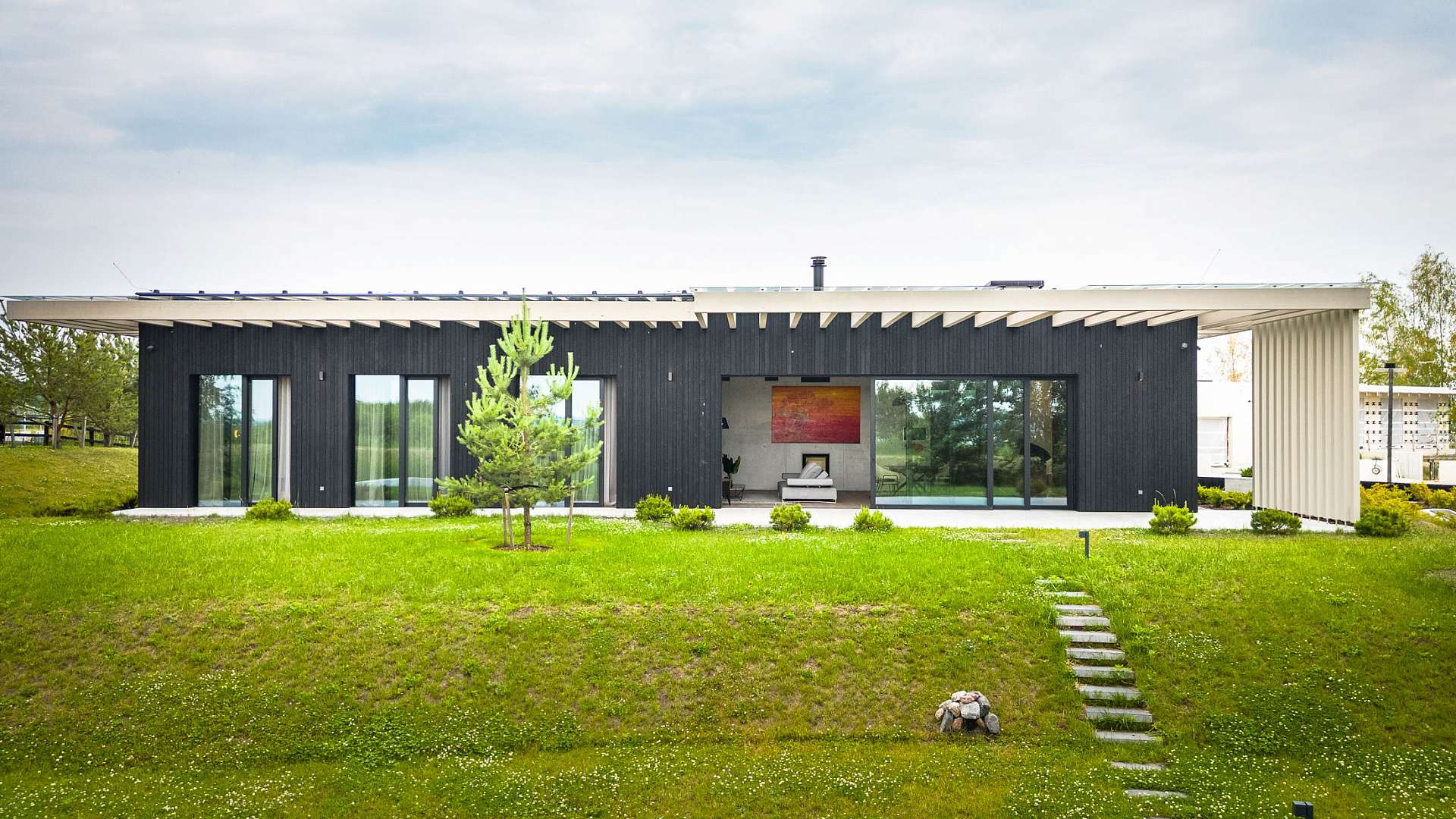 Архитектура + Кухня LEICHT MODERN LIVING SPACE IN LATVIA'S LANDSCAPE