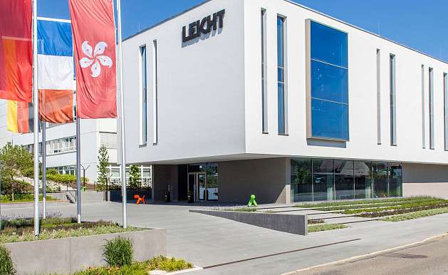 ПОЛЕТ НАД  LEICHT | WELT